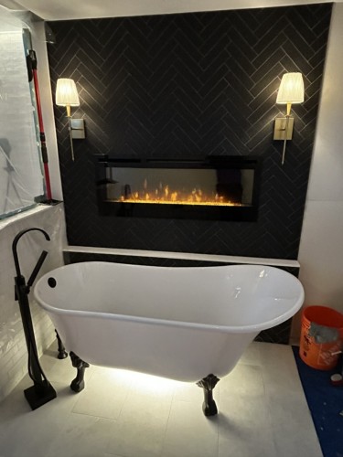 Poyntz St. Ensuite